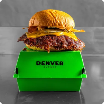 Backroad Bacon: doble smash con bacon crujiente y smoked mayo Denver